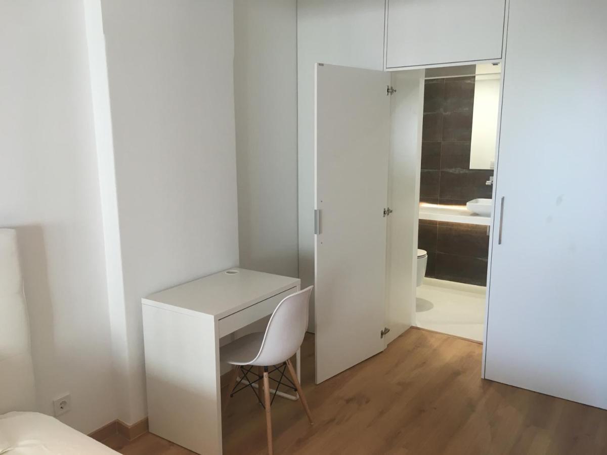 Bedrooms In Modern Guest House Almada Exterior photo